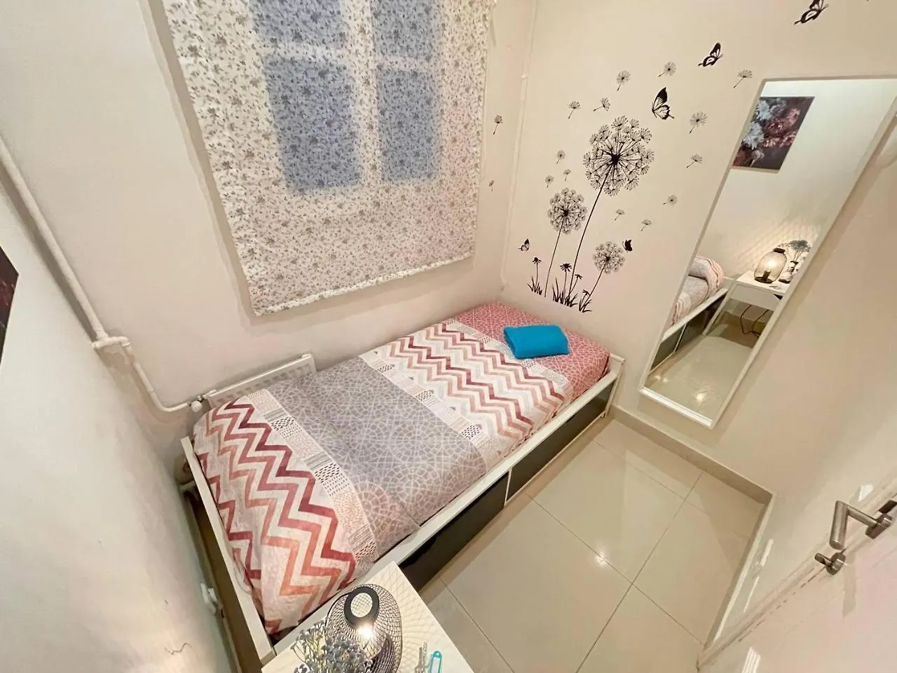 Gran Via Bed & Breakfast Barcelona