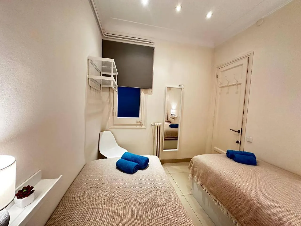 Gran Via Bed & Breakfast Barcelona 0*,  Spain