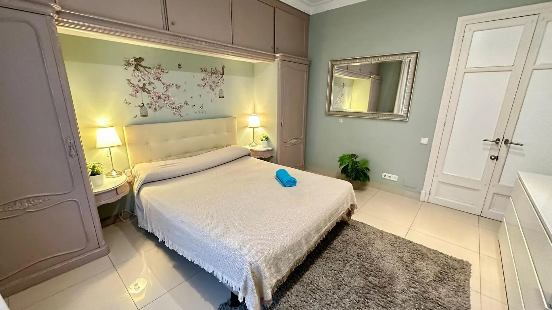 Gran Via Bed & Breakfast Barcelona