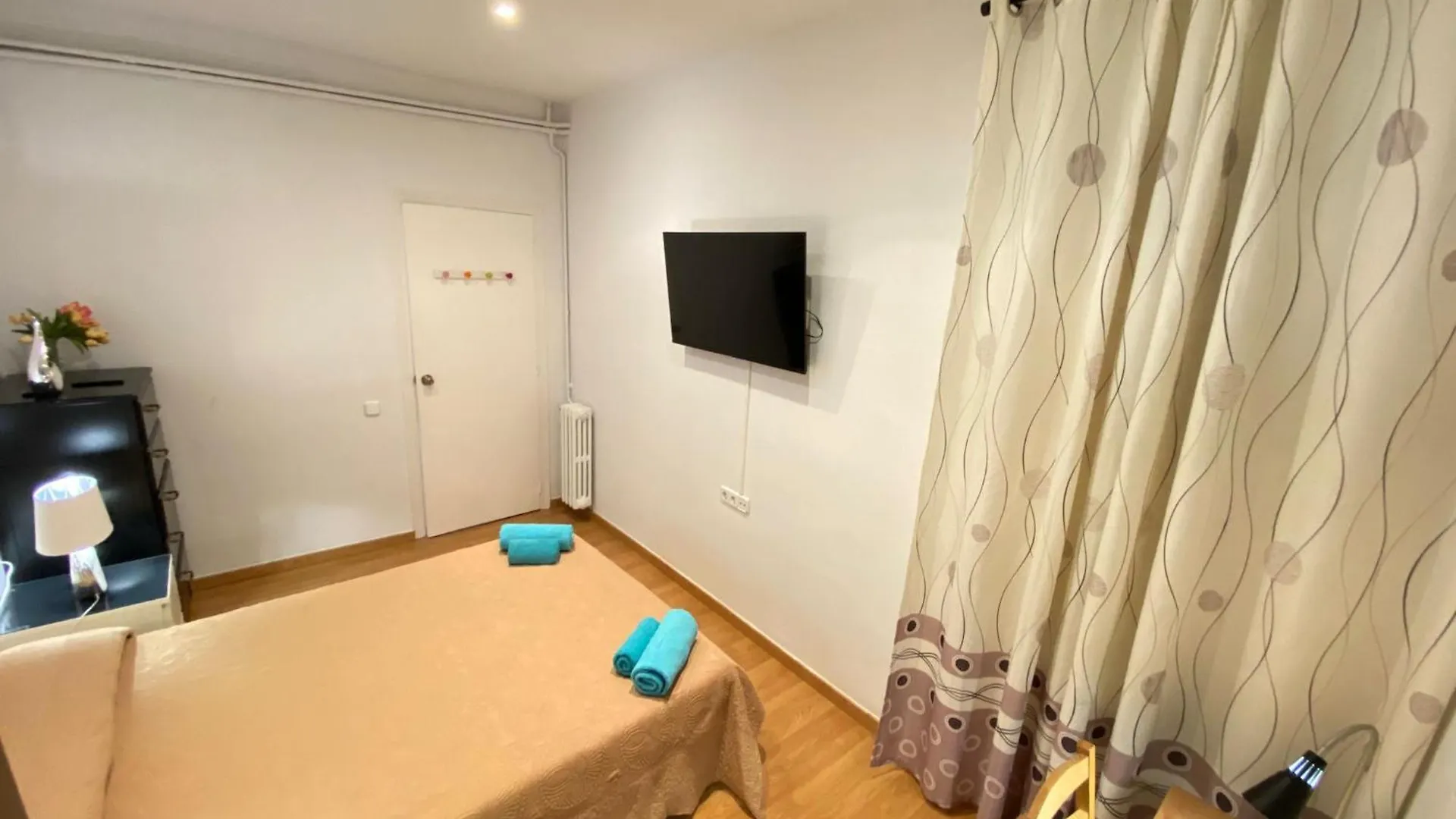 Gran Via Bed & Breakfast Barcelona 0*,  Spain